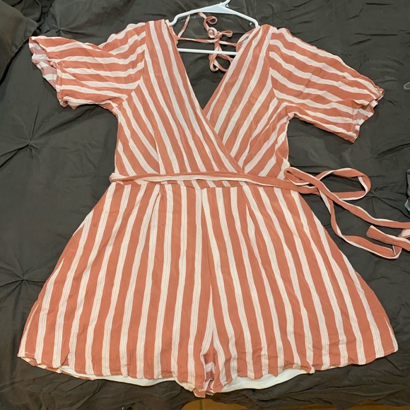 NWOT Pink and White Romper - Picture 1 of 5